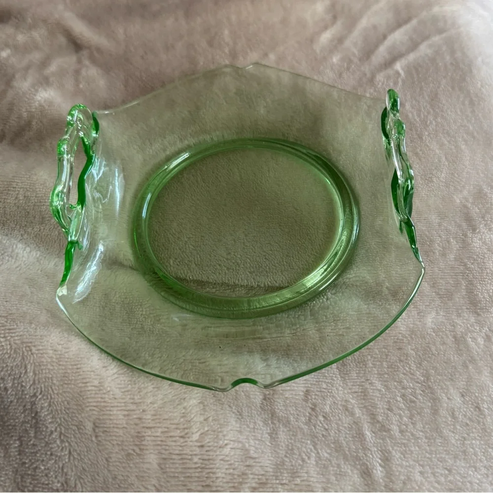 L.E. Smith Mt. Pleasant Green Uranium Glass Bonbon Dish